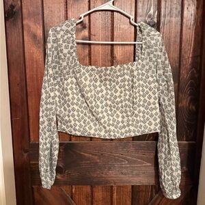 American Eagle Outfitters Cream and Black Patterned Blouse